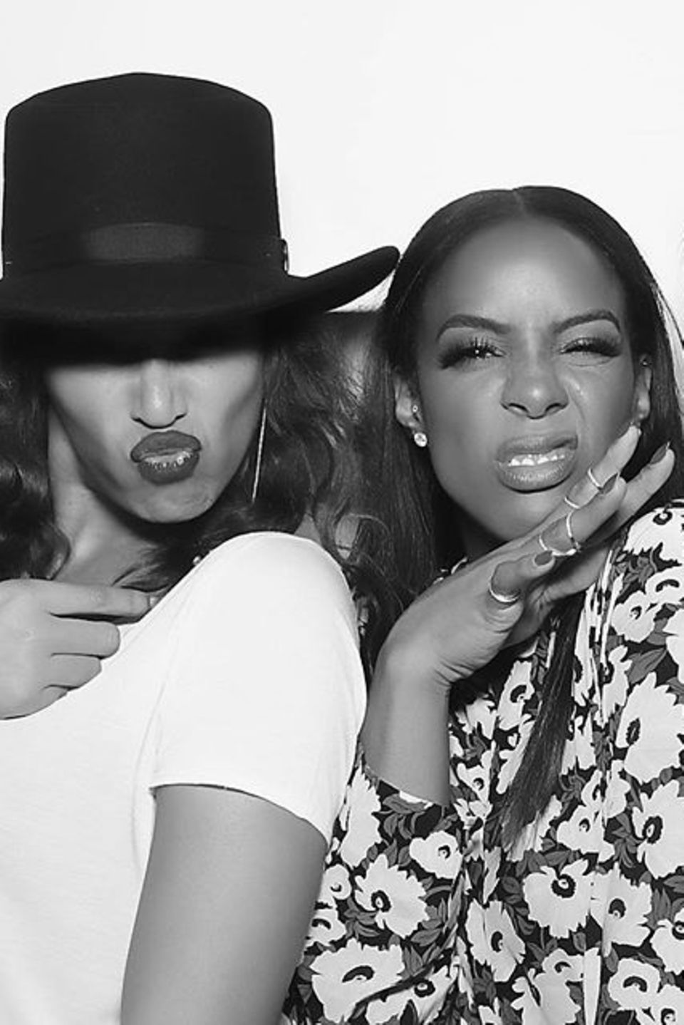 Februar 2016  An ihrem 35. Geburtstag postet Kelly Rowland diesen Schnappschuss mit Beyoncé und Michelle Williams und befeuert damit erneut die Gerüchteküche: Gibt es etwa ein Comeback ihrer Girlgroup "Destiny's CHild"?