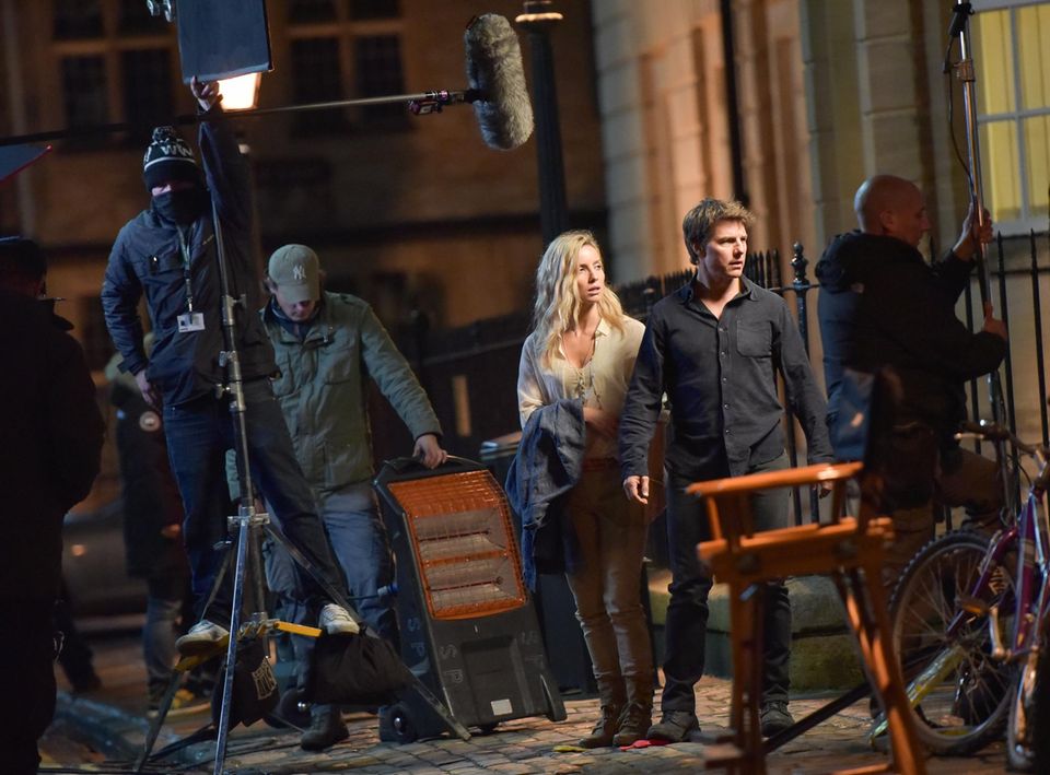 5. April 2016: Annabelle Wallis und Tom Cruise drehen in Oxford Szenen für den Film "The Mummy". 5. April 2016: Annabelle Wallis und Tom Cruise drehen in Oxford Szenen für den Film "The Mummy".