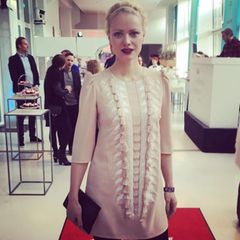 Nach dem Auschecken macht sich Franziska Knuppe direkt auf zu ihrem letzten Event einer spannenden Woche. Als einer der ersten Gäste kommt sie zum "GALA Fashion Brunch". Auch hier präsentiert sie sich noch einmal topgestylt.