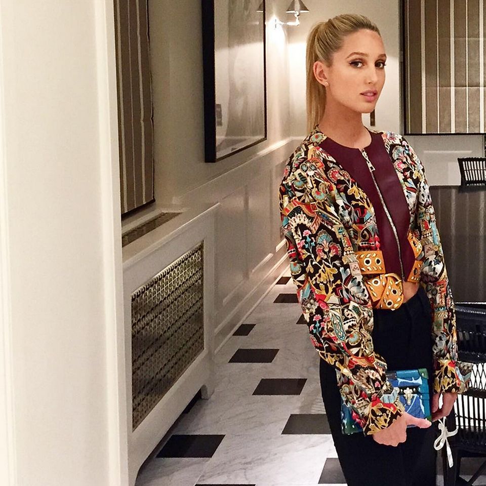 Schön farbenfroh in einem Oberteil von Louis Vuitton präsentiert sich Prinzessin Maria-Olympia bei einer Unicef-Party in London. Schön farbenfroh in einem Oberteil von Louis Vuitton präsentiert sich Prinzessin Maria-Olympia bei einer Unicef-Party in London.