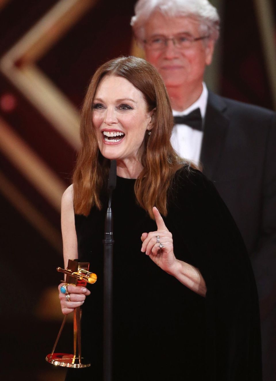Julianne Moore, die im vergangenen Jahr in dem Alzheimer-Drama "Still Alice" brillierte, wird als beste internationale Schauspielerin ausgezeichnet. Julianne Moore, die im vergangenen Jahr in dem Alzheimer-Drama "Still Alice" brillierte, wird als beste internationale Schauspielerin ausgezeichnet.