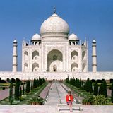 Eine einsame Frau vor dem großen Taj Mahal: Prinzessin Diana besucht Indien im Februar 1992.