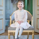 Zum vierten Geburtstag der kleinen Prinzessin veröffentlichte das Königshaus ein neues Foto des süßen Palastsonnenscheins