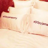 #DGpyjamaparty war der Hashtag des Abends und zierte auch die Kissen.