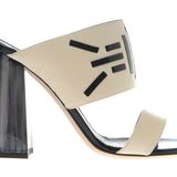 Moderne Zeiten: Heel von Pollini, ca. 430 Euro