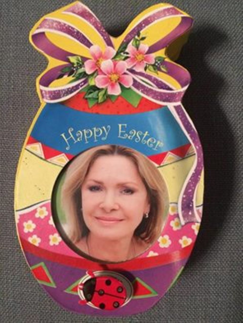 Mit dieser Collage wünscht Maren Gilzer ihren Fans auf Facebook einen fleißigen Osterhasen.
