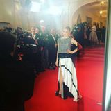 2. April 2016: Julia Dietze trägt auf dem Event ein bezauberndes Kleid von Talbot Runhof.