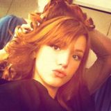 Mit diesem Lolita-Bild startet die Schauspielerin, Sängerin und Tänzerin Bella Thorne auf instagram.