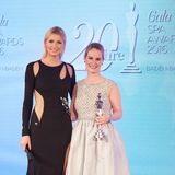GALA Spa Awards 2016: Model Lena Gercke überreichte den Preis in der Kategorie "Luxury Concepts" an Eva Hoffmann von LVMH / Givenchy.
