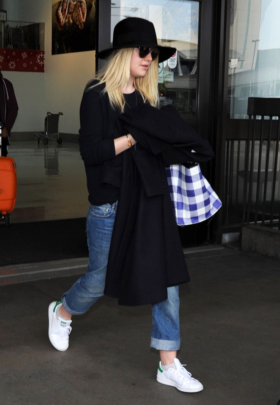 dakota fanning in stan smith dakota fanning in stan smith