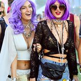 Auffällig sind die lilafarbenen Perücken von Bella Thorne und ihrer Schwester Dani allemal. Ob sie schön sind ist allerdings eine andere Frage.