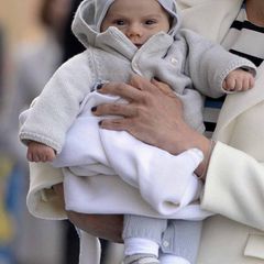Nach Baby-Prinz Oscar hielten alle Ausschau. Für den Geburtstag von Opa Carl Gustaf hat er sich besonders fein herausgeputzt.
