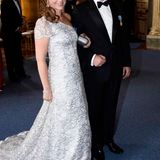 Kleiderwechsel für das abendliche Geburtstags-Bankett: Prinzessin Märtha Louise von Norwegen glänzt in einem wunderschönen One-Shoulder-Abendkleid.