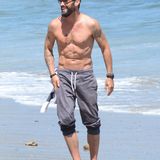 1. Mai 2016  Während Brian Austin Green das Wetter am Strand von Malibu genießt, ...