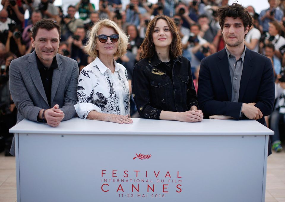 Die Regisseurin Nicole Garcia posiert mit den Schauspilerin Marion Cotillard, Louis Garrel und Alex Brendemühl. Die Regisseurin Nicole Garcia posiert mit den Schauspilerin Marion Cotillard, Louis Garrel und Alex Brendemühl.