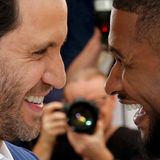 Das sind nach Männerfreundschaft aus: Usher und Edgar Ramirez blicken sich tief in die Augen.