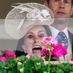 Herzogin Catherine ist im Rennfieber! Ascot scheint ihr gut zu gefallen, und wir freuen uns jetzt schon auf viele weitere Rennbahn-Besuche der royalen Schönheit.