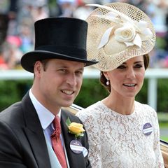 Der Moment, auf den alle gewartet haben: Herzogin Catherine gibt an der Seite von Prinz William endlich ihr Debüt beim Pferderenn in Ascot.