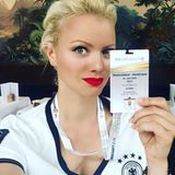 Franziska Knuppe kann das Spiel Deutschland gegen Nordirland live aus dem Stadion verfolgen.