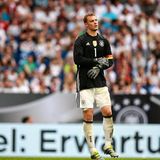 Unsere Nummer Eins, Manuel Neuer, weiß, was von der Mannschaft erwartet wird. Das Ziel ist groß, aber zu schaffen.