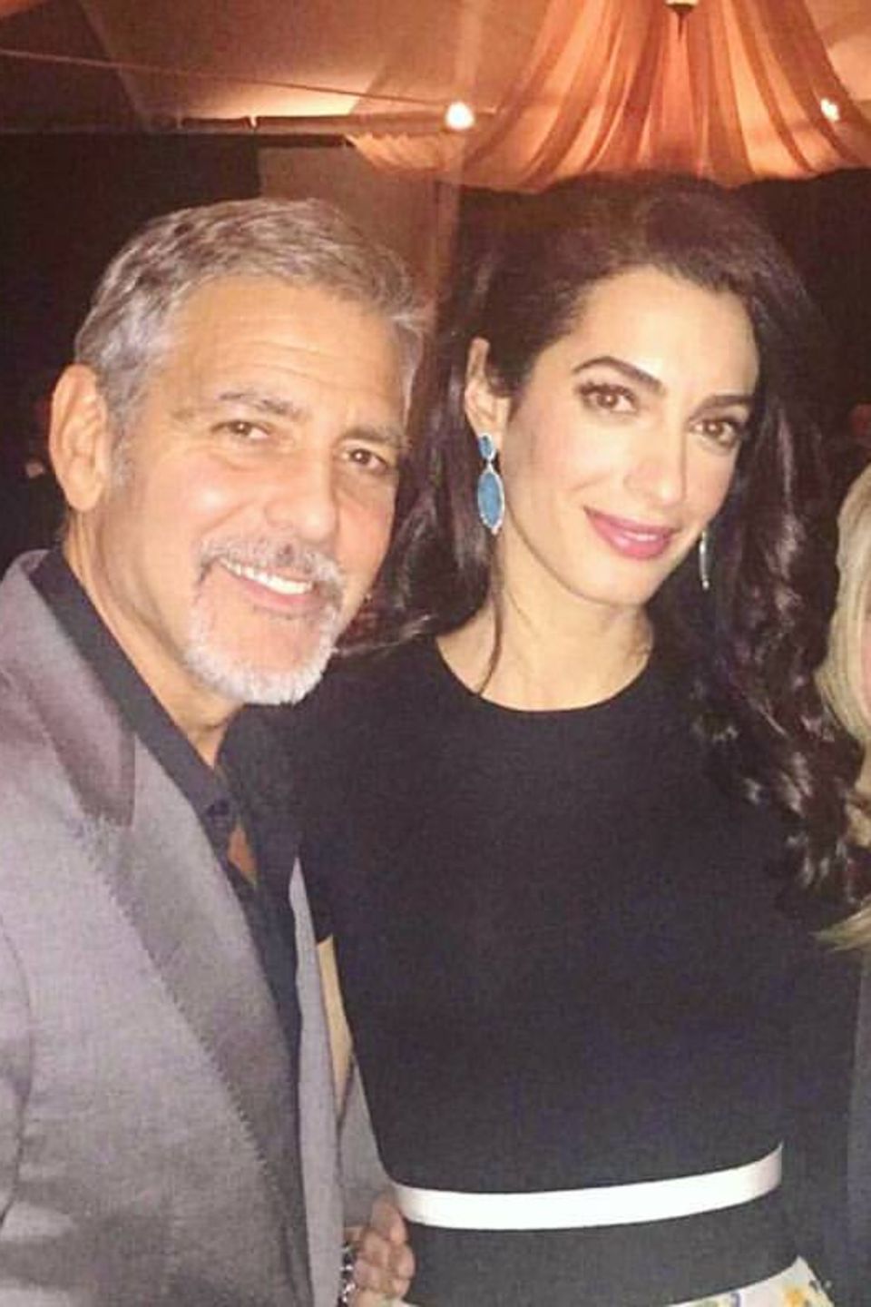 16. April 2016: George Clooney veranstaltet ein Fundraising für Hillary Clinton. Mit dabei ist seine Frau Amal Clooney.