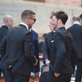 Lukas Podolski und Felix Neureuther sind gekommen, um mit ihrem Kumpel zu feiern.
