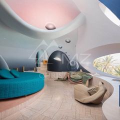 Schlafen unterm Sternenhimmel kann man in einem der zehn Schlafzimmer des luxuriösen Hauses.