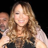 Im Oktober nun das überraschende Liebe-Aus: Für Mariah Carey kein Grund irgendetwas an ihrem Kleidungsstil zu ändern. Mit einem ganz ähnlichen Look zeigt sich die 46-Jährige nur kurz nach Verkündung der Trennung beim Dinner in Los Angeles. In einem knappen Mini-Dress mit großemn Ausschnitt und Netzstrümpfen geizt die Sängerin nicht mit ihren Reizen. Schließlich ist sie ja auch wieder zu haben...