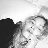 Madonna sendet Botschaften vom Bett aus: " Der einzige Weg, um durch die Woche zu kommen, ist mit Liebe!"