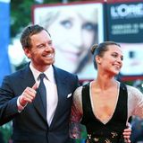 Gleich zwei Premieren: Michael Fassbender und Alicia Vikander stellen in Venedig nicht nur ihren ersten gemeinsamen Film vor ("The Light Between Oceans"), sondern zeigen sich auch erstmals zusammen auf einem roten Teppich.