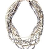 In Reih und Glied: Perlenkette aus Glassteinen von Uterqüe, ca. 130 Euro