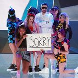 Bene tanzt bei seinem Solo zu "Sorry" von Justin Bieber.