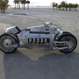 Dürfen wir vorstellen: Dodge Tomahawk killer Bike. Nicht den Helm vergessen, Herr Elkann.