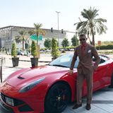 Mein Ferrari für heute - postet der Milliardär.