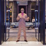 Welche Luxusuhr soll es heute sein? In Dubai steht der protzige Fiat-Erbe am Eingang eines Hublot-Stores.