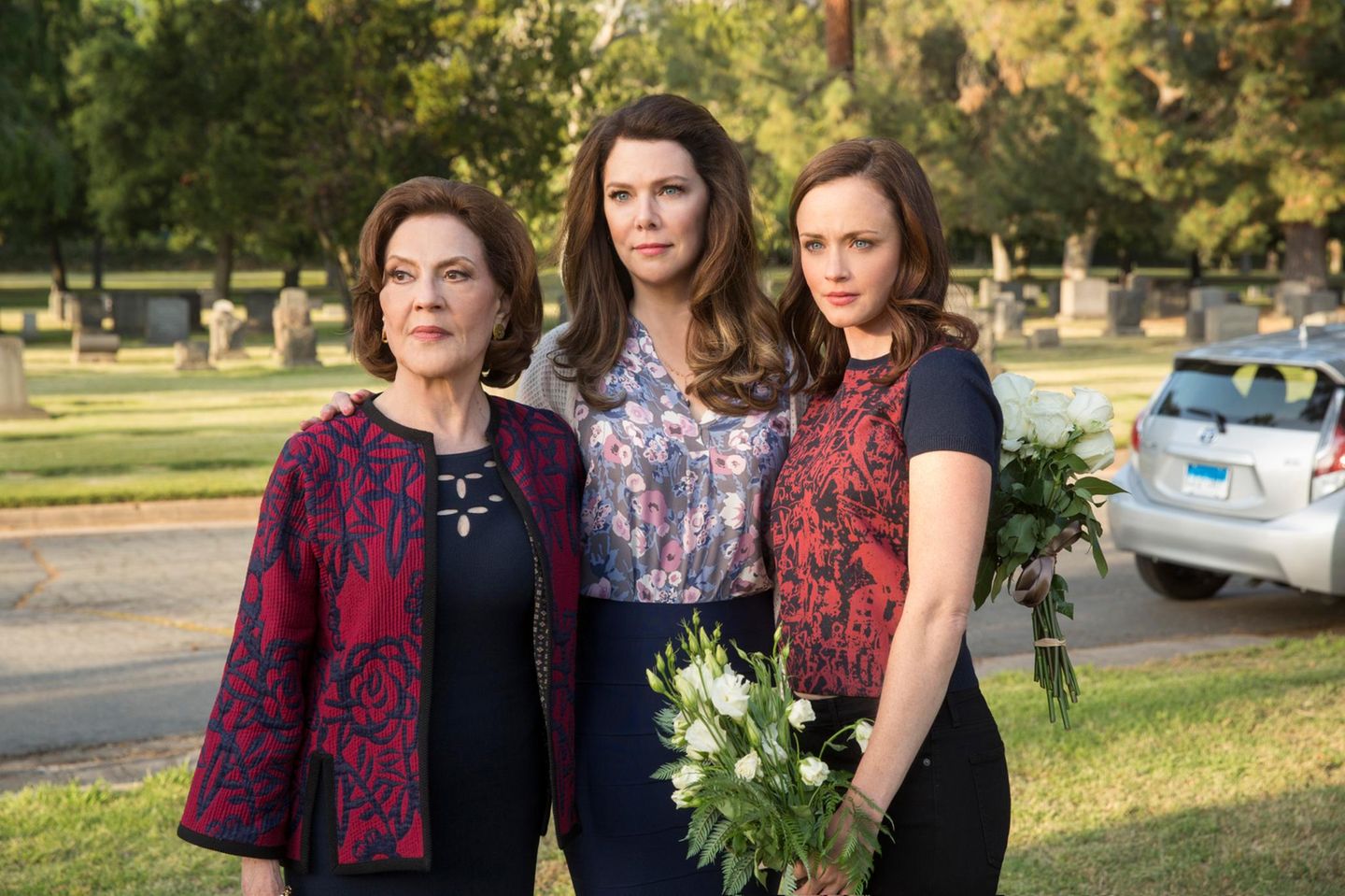 Drei Generationen "Gilmore Girls": Emily (Kelly Bishop), Lorelai (Lauren Graham) und Rory (Alexis Bledel) müssen von einem geliebten Menschen Abschied nehmen.