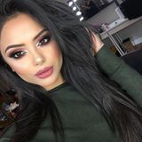 Heute ist die Schauspielerin kaum wiederzuerkennen - hat mehr Ähnlichkeit mit Kardashian-Star Kylie Jenner als mit Padma Patil aus den "Harry Potter"-Filmen.