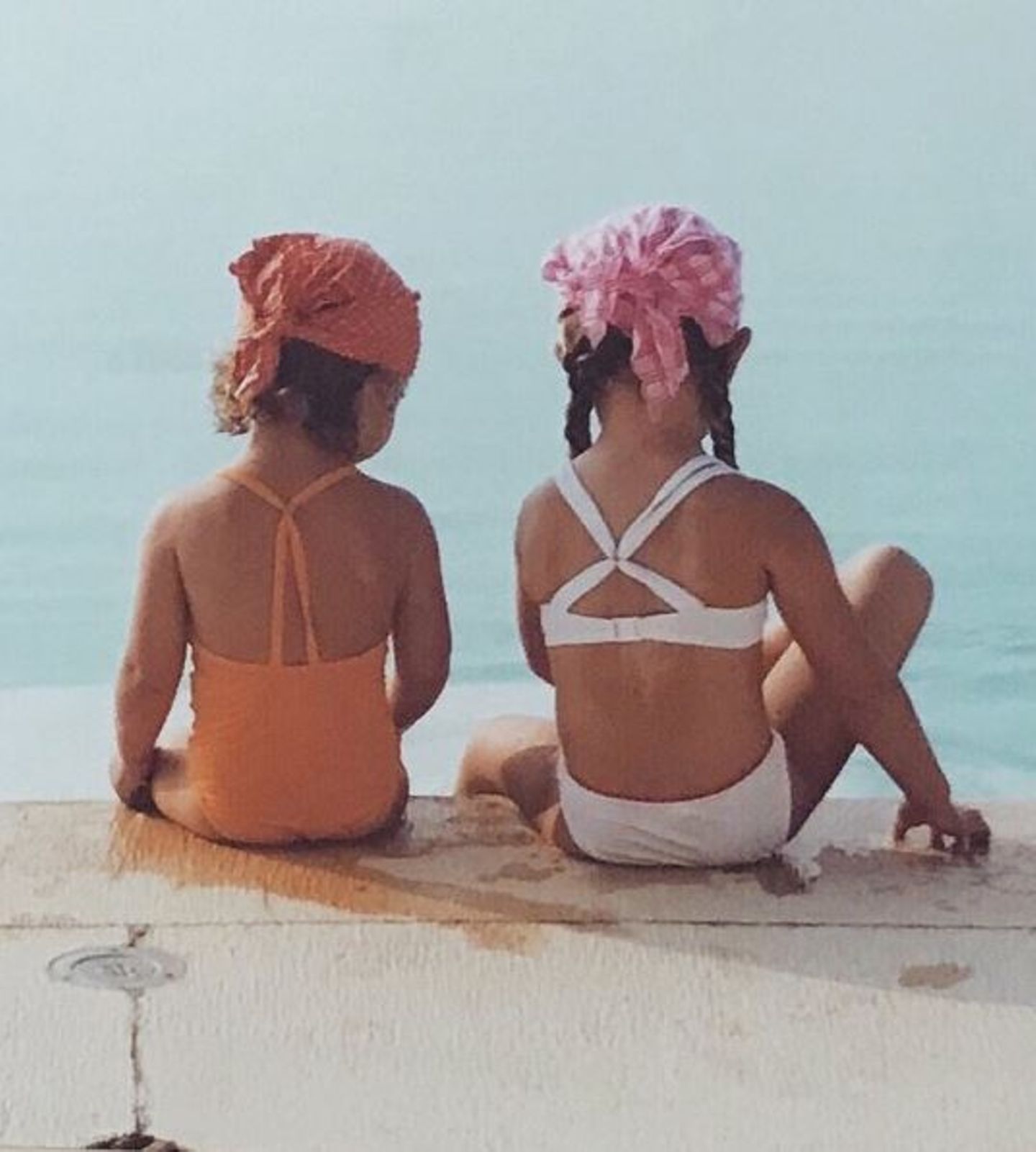 Was für eine süße Erinnerung: Gigi Hadid postet ein altes Foto aus dem Familienalbum mit ihrer Schwester Bella.