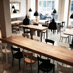 Von früh morgens bis Mitternacht werden im "Barefood Deli" einfache, aber raffinierte Speisen serviert. Lediglich am Sonntag bleibt der Genusstempel in der Lilienstraße geschlossen.