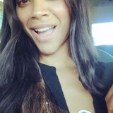 Zoe Saldana teilt nach der Wahl dieses Selfie aus dem Auto.