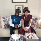 "Vogue"-Chefin Anna Wintour posiert mit dem Aktivisten Deray Mckesson. Die beiden haben für Hillary gestimmt.