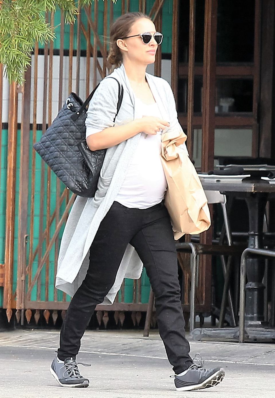 Natalie Portman mag es privat, lieber sportlich bequem, wie hier bei einer Shopping-Tour im kalifornischen Los Feliz.