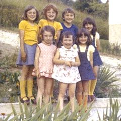 Ein weiteres Foto aus Kindertagen: In der vorderen Reihe rechts steht die neue First Lady. Wer hätte damals ahnen können, dass dieses süße Mädchen einen Immobilienmagnaten und späteren US-Präsidenten heiraten würde?