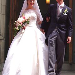 Erzherzog Imre von Österreich, ein Nachfahre des letzten österreichischen Kaisers Karl I., gibt Kathleen Walker am 8. September 2012 in Washington das Jawort. Das Paar hatte sich zwei Jahre zuvor kennengelernt.