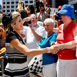 Tag 5  In Brisbane wird das Königspaar bei der niederländischen Gemeinschaft begeistert empfangen. Eine strahlende Máxima schüttelt viele Hände.
