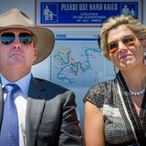 Tag 5  Cooler Auftritt in der gleißenden Sonne: Willem-Alexander und Máxima am Brisbane River.