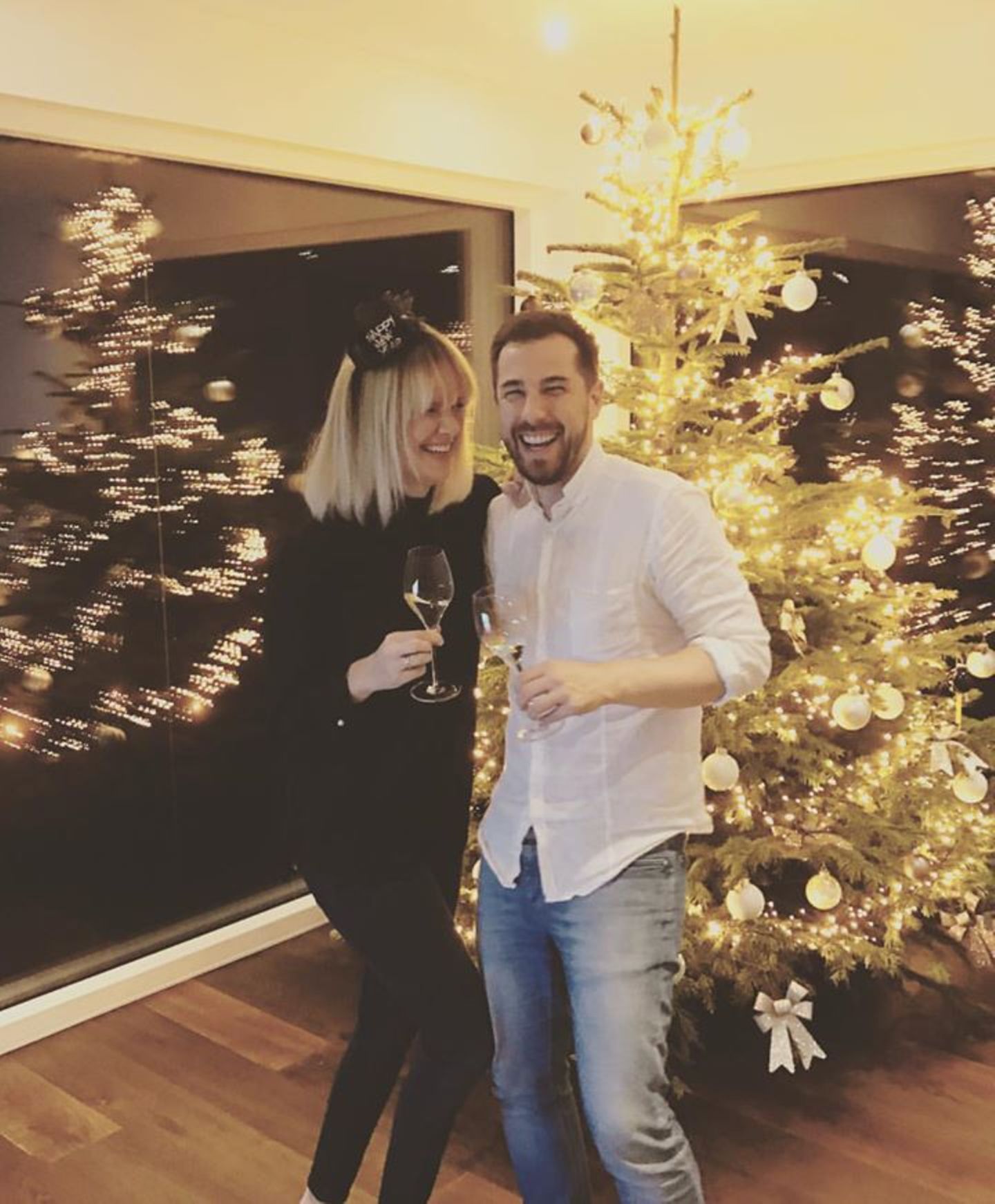 Bei Monica Meier-Ivancan und Ehemann Christian steht auch an Silvester der Weihnachtsbaum noch. So glücklich wie die beiden auf das neue Jahr anstoßen, kann 2017 nur gut werden.