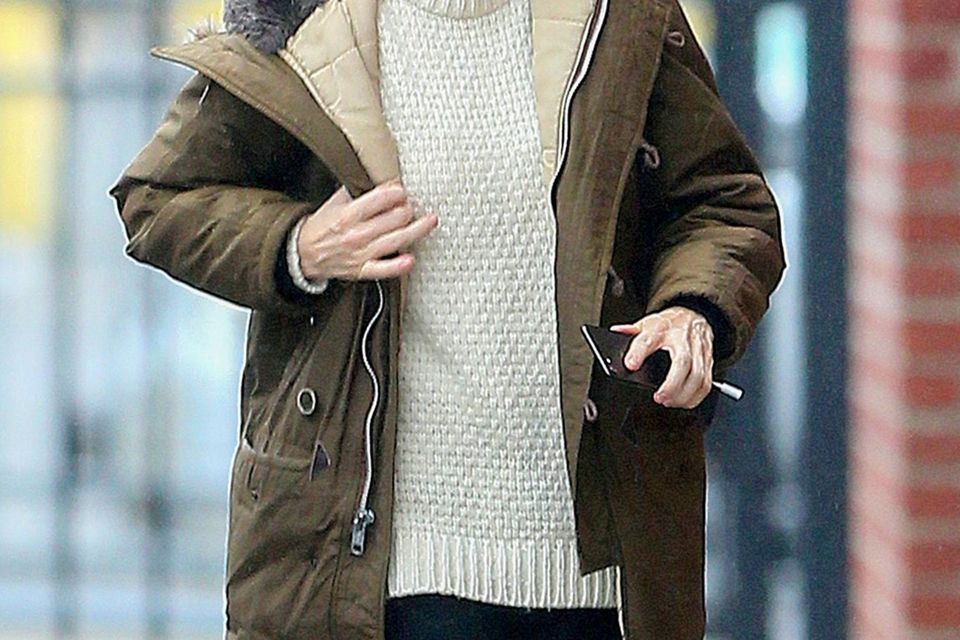 Michelle Williams schlendert durch die Straßen von New York. Bei genauerem Hinsehen fallen ihre sehnigen Hände auf. Michelle Williams schlendert durch die Straßen von New York. Bei genauerem Hinsehen fallen ihre sehnigen Hände auf.