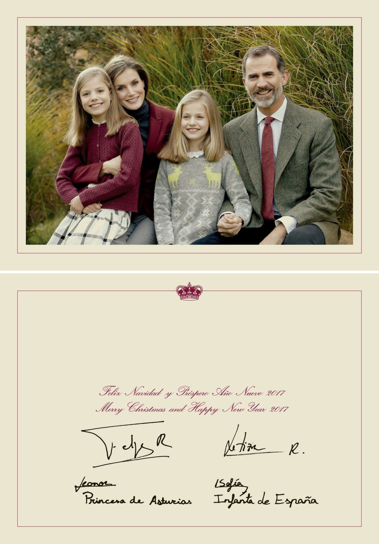 Prinzessin Sofia, Königin Letizia, Prinzessin Leonor und König Felipe grüßen traditionell zu Weihnachten mit einem Familienfoto auf einer unterschriebenen Karte.