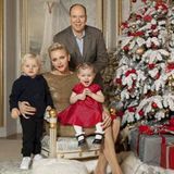 Dezember 2016  Weihnachtsgrüße aus Monaco: Fürst Albert und Fürstin Charlène und ihre bezaubernden Zwillinge Prinz Jacques und Prinzessin Gabriella, wünschen uns mit diesen bezaubernden Bildern ein frohes Weihnachtsfest.